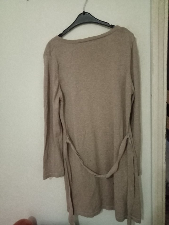 V yaka uzun kollu bej hırka - Görsel 4