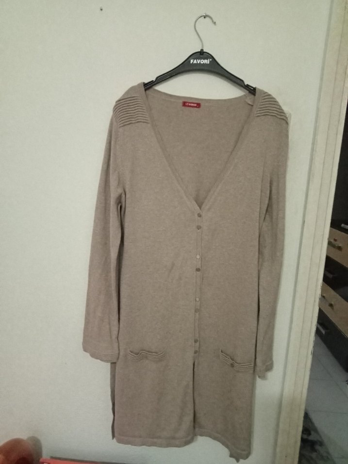 V yaka uzun kollu bej hırka - Görsel 2