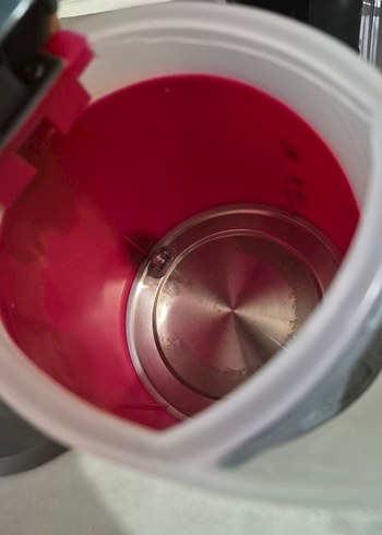 Kırmızı Elektrikli Su Isıtıcısı - Görsel 3