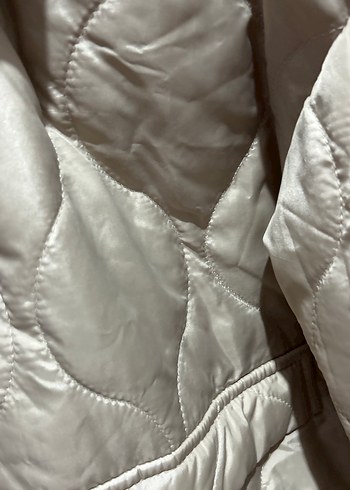 Düğmeli Beyaz Midi Kadın Mont - Görsel 3