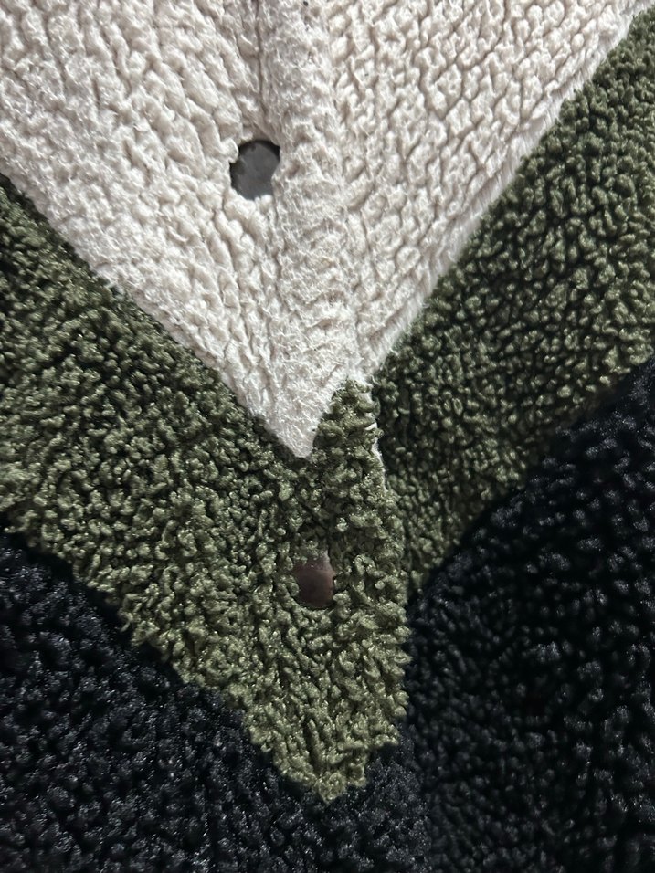 Pull and Bear Renk Bloklu Kadın Kısa Peluş Ceket - Görsel 2