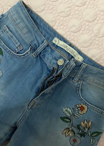 Nakışlı Mavi Mini Kot Şort - Görsel 4