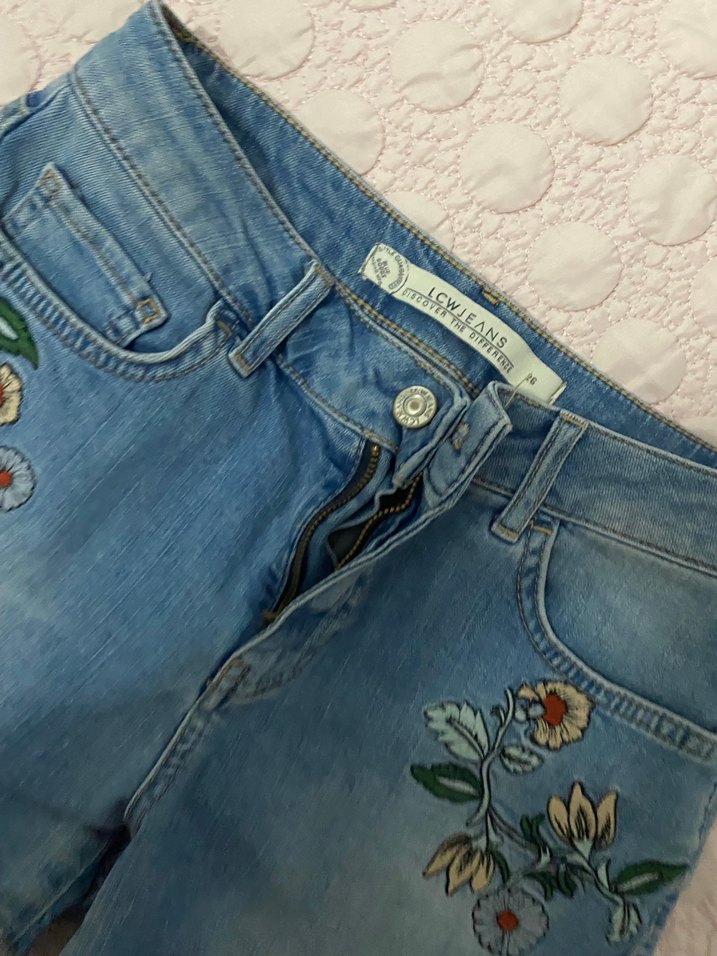 Nakışlı Mavi Mini Kot Şort - Görsel 4