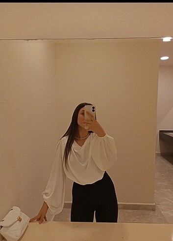 Beyaz bluz