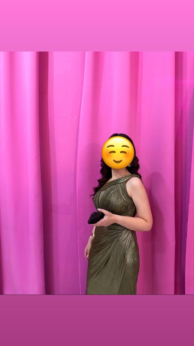 Kayık Yaka Drapeli Uzun Parlak Kadın Elbise - Görsel 2