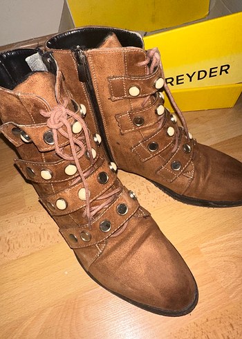 Kahverengi Süet Tokalı Kadın Botu - Görsel 4