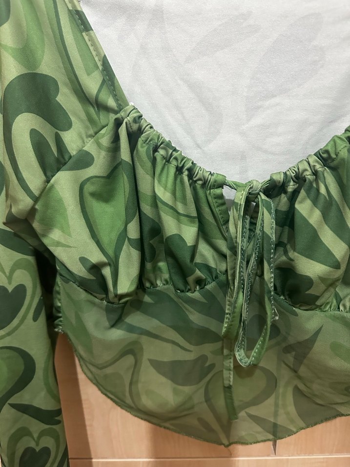 Yeşil Bağcıklı Drapeli V Yaka Bluz - Görsel 2