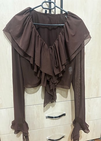 Kahverengi V Yaka Fırfırlı Uzun Kollu Bluz - Görsel 3
