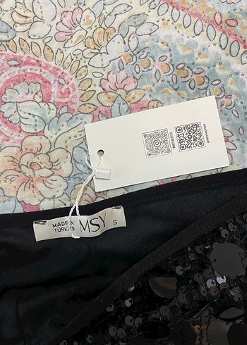 Zara Payet İşlemeli Siyah Mini Etek