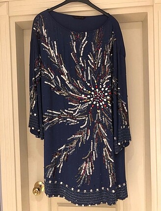 ZARA İşlemeli kısa elbise