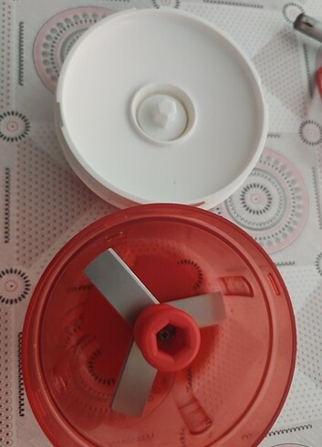 Tupperware TUPPERWARE ŞEF DOĞRAYICI SAĞLAM SORUNSUZ ÇALIŞIYOR Hazne sağlam