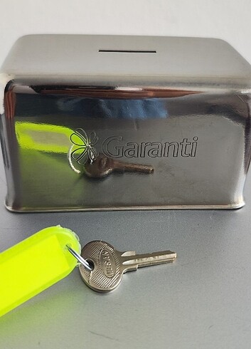 Garanti Bankası metal kumbara anahtarlı