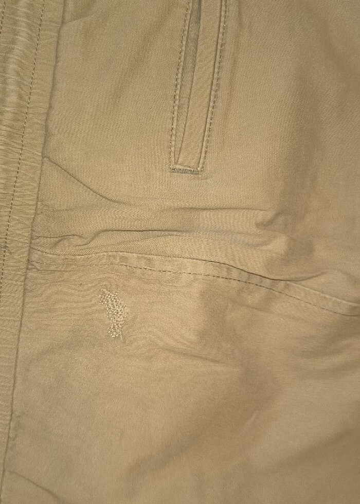 Erkek krem pantolon size 32/ paçası lastikli/ arkasında ufak bir - Görsel 3