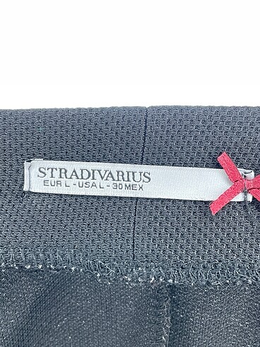 l Beden siyah Renk Stradivarius Mini Etek %70 İndirimli.