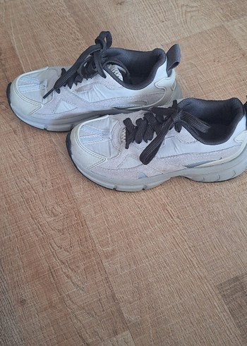 Zara Gri Yılan Desenli Spor Ayakkabı Velcro