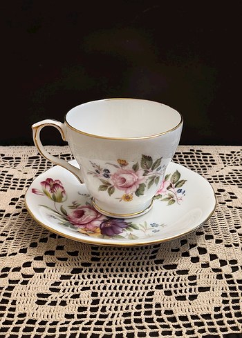 Çiçek Desenli İngiliz fincan - Görsel 4