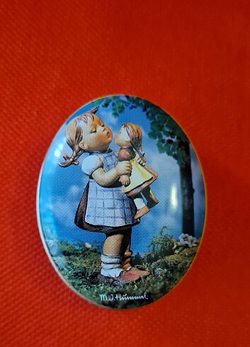 MJ HUMMEL METAL KUTU