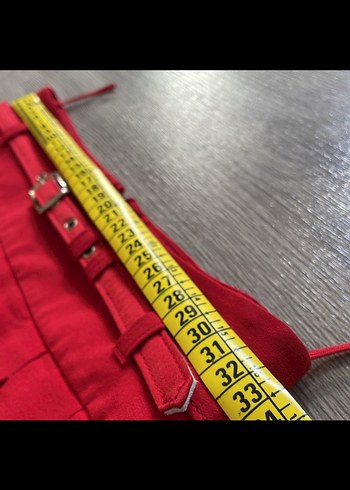 Kırmızı Şık Kemerli Kısa Etek - Görsel 7