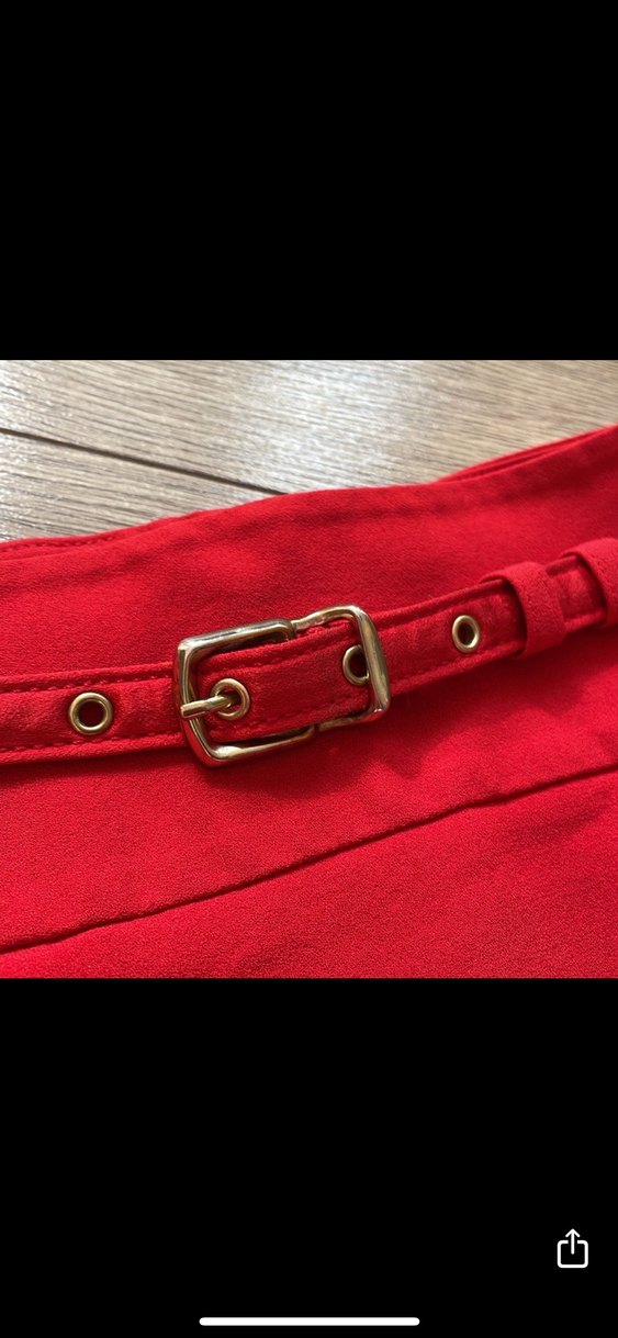 Kırmızı Şık Kemerli Kısa Etek - Görsel 3