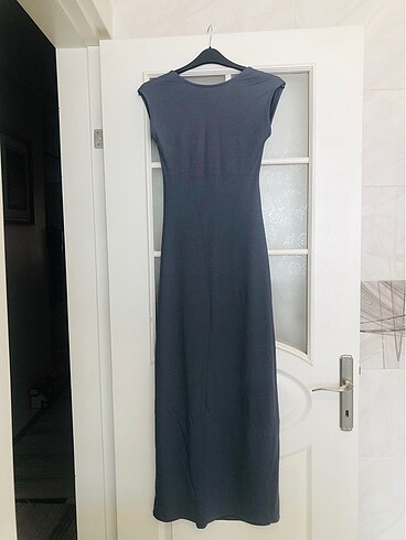 STRADİVARIUS S BEDEN SİYAH ELBİSE