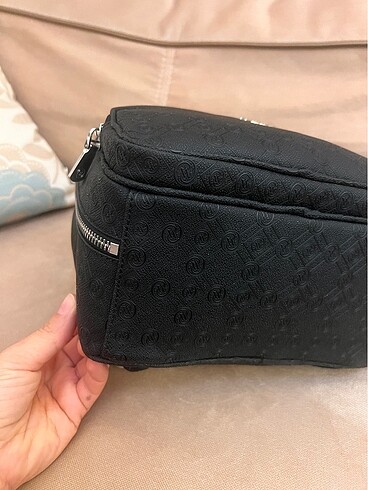 Vakko Vakko sırt monogram çantası