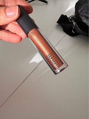  Beden MAC lipgloss