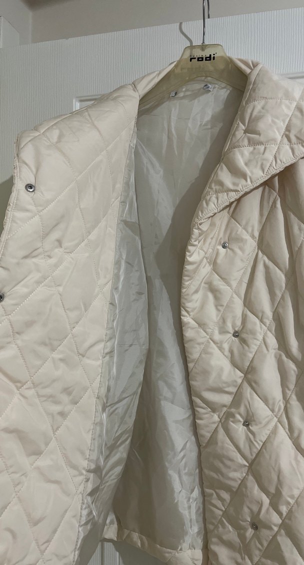 Düğmeli Beyaz mont - Görsel 4