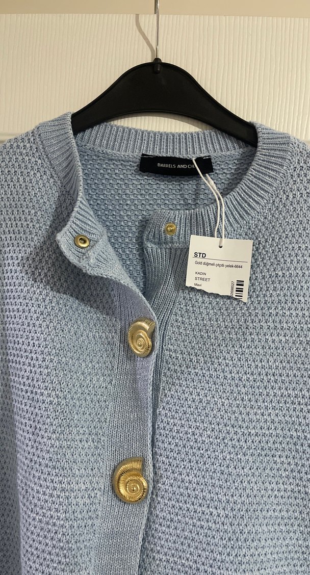 Düğmeli Mavi Boğazlı Kolsuz Midi Hırka - Görsel 2