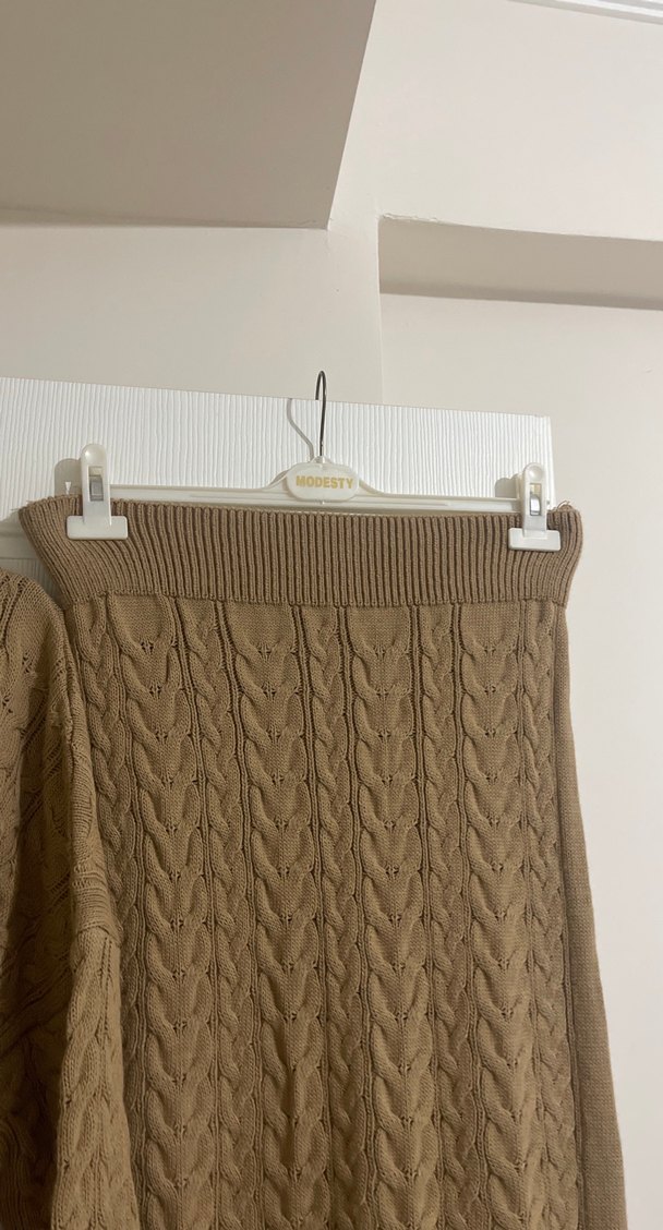 Kahverengi Triko Hırka ve Midi Etek Takımı - Görsel 3