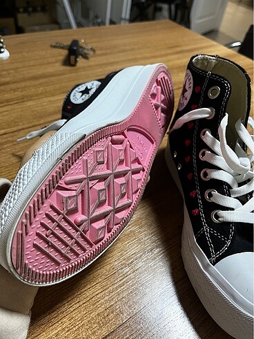 38 Beden siyah Renk Converse love