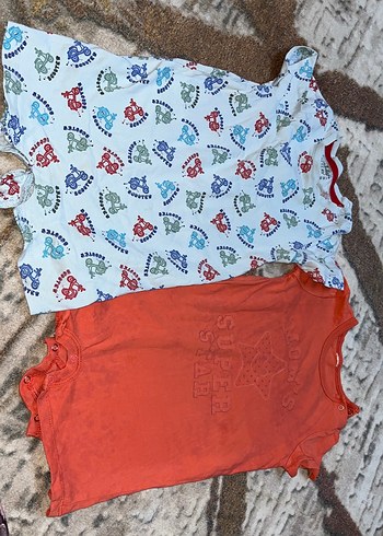 Renkli Kısa Kollu Örme Bebek Tulumları