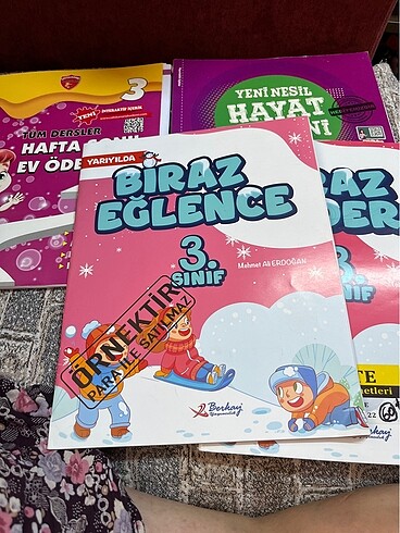 Hediye üçüncü sınıf ya da ikinci sınıf kitaplarımdan alan kişiye