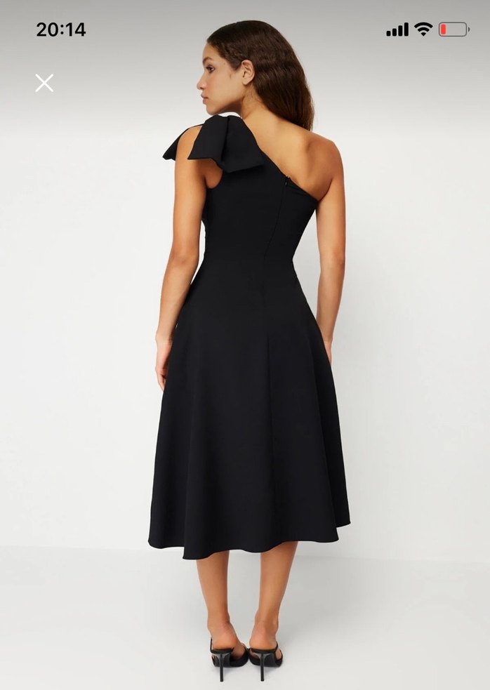 Tek Omuz Drapeli Siyah Uzun Elbise - Görsel 2