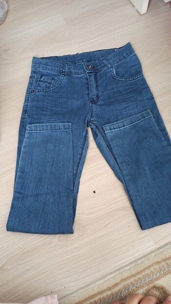 Erkek çocuk kot pantalon