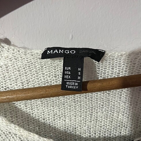 Mango Uzun Kollu Çizgili Eskitilmiş Kazak