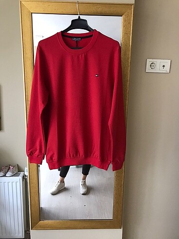 xl Beden kırmızı Renk Tommy Hilfeger marka sweatshirt