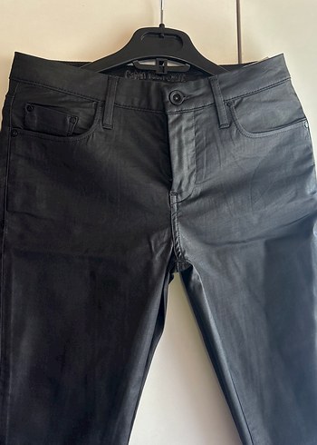 Calvin Klein Sik Siyah Deri Gorunumlu Pantolon