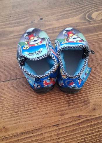 Renkli Erkek Çocuk Kaydırmaz Terlik - Görsel 3