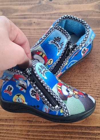 Renkli Erkek Çocuk Kaydırmaz Terlik - Görsel 4