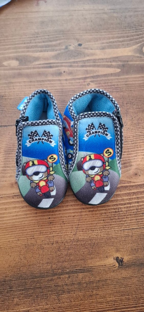 Renkli Erkek Çocuk Kaydırmaz Terlik - Görsel 2