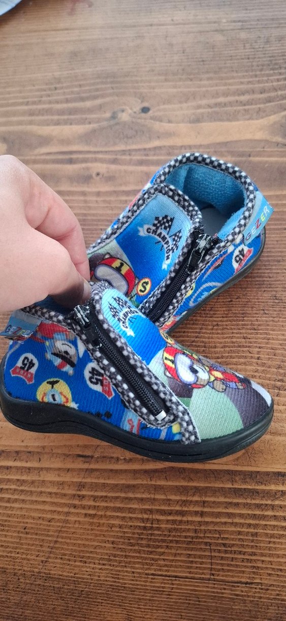 Renkli Erkek Çocuk Kaydırmaz Terlik - Görsel 4