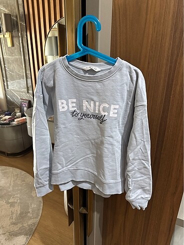 Mango Sweetshirt