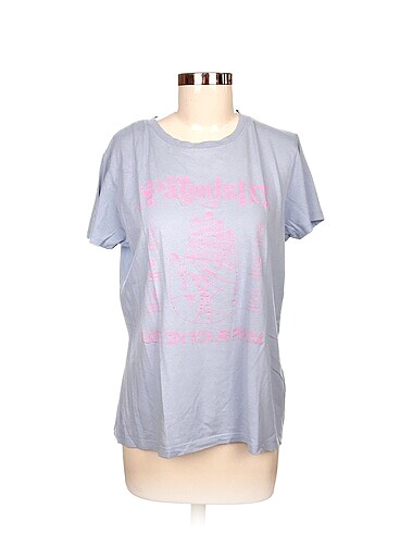 Pull and Bear T-shirt %70 İndirimli.