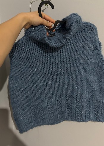 Mavi Boğazlı Kolsuz Örme Kazak - Görsel 5