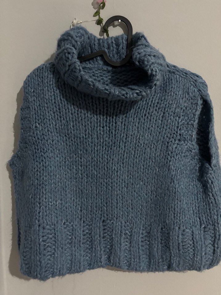 Mavi Boğazlı Kolsuz Örme Kazak - Görsel 2