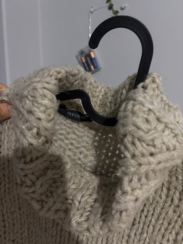 Kısa Kollu Boğazlı Bej Triko Süveter - Görsel 3