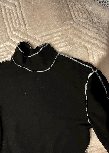 Siyah Boğazlı Uzun Kollu İnce Triko - Görsel 3