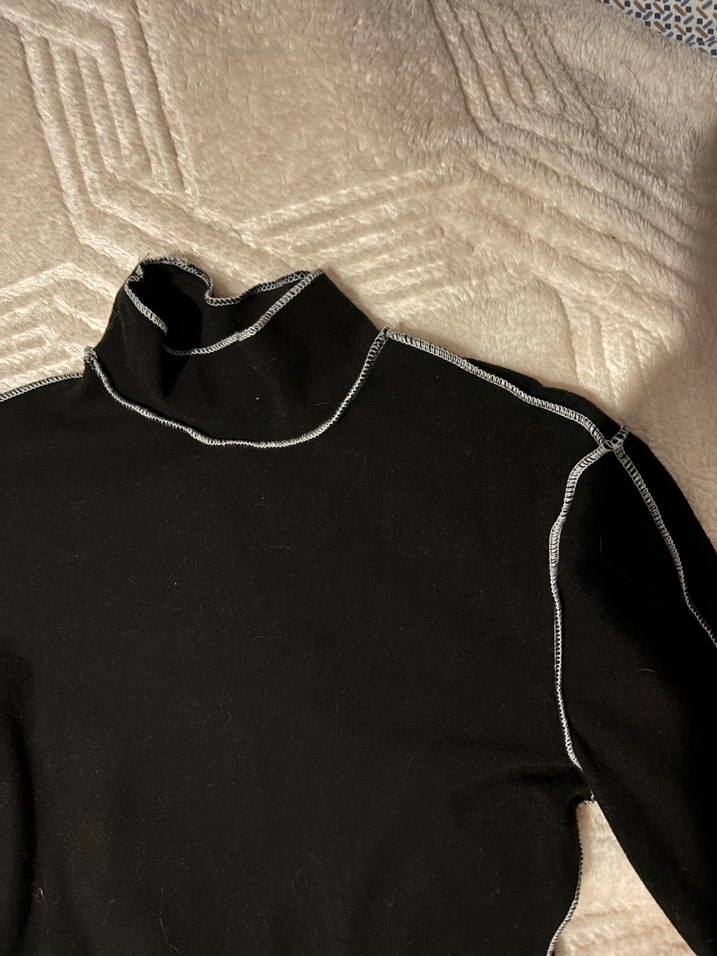 Siyah Boğazlı Uzun Kollu İnce Triko - Görsel 3