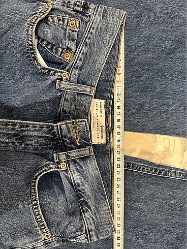 26 Beden Stradivarius jean
