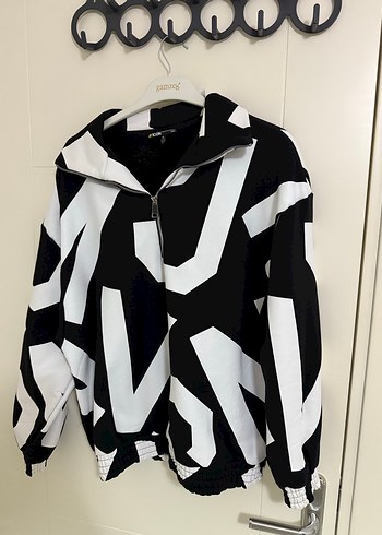 Kadın Siyah Baskılı Yarım Fermuarlı Sweatshirt - Görsel 3